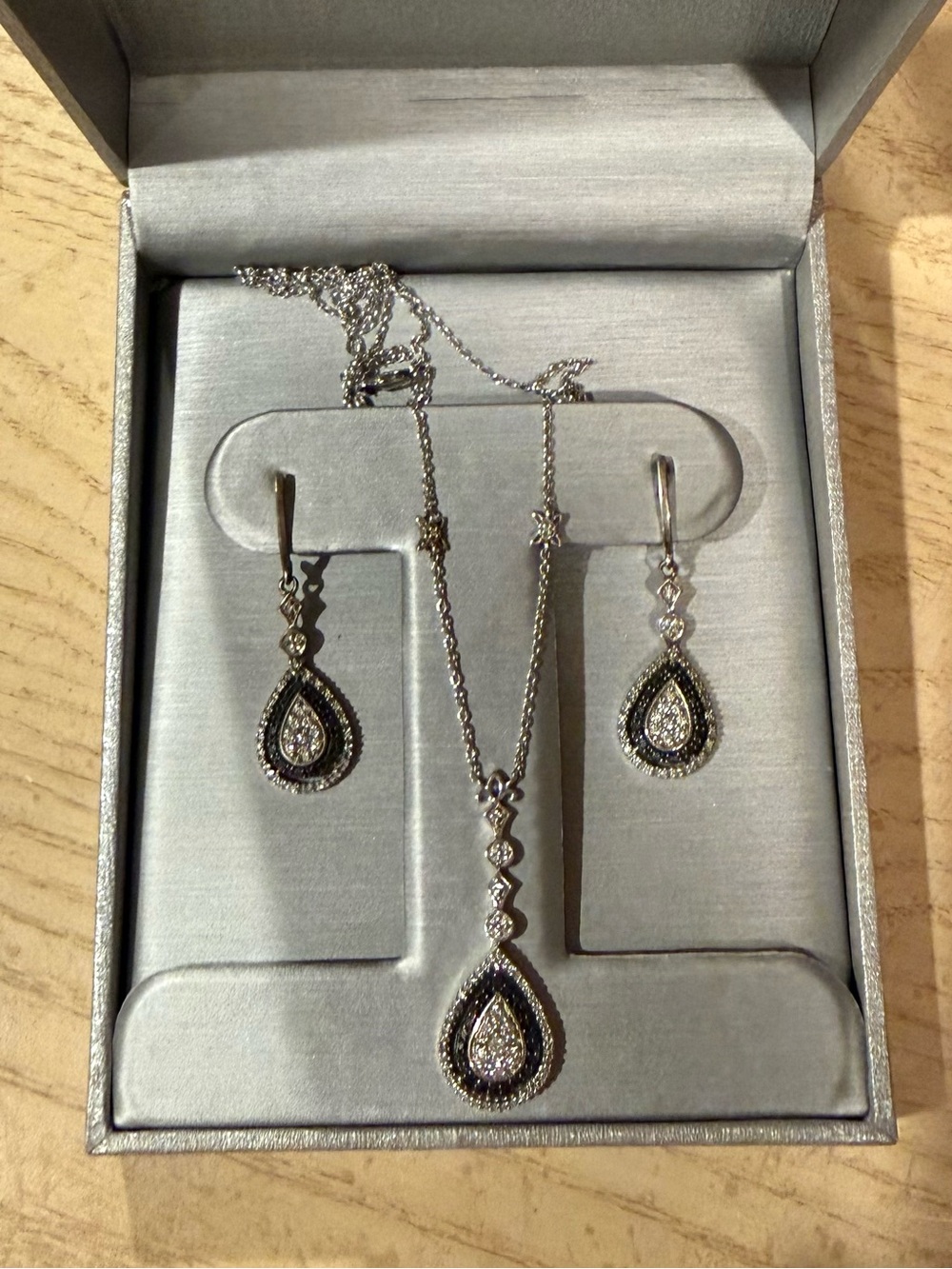 Zales Silver Teardrop Crystal Necklace, Earring and Ring set